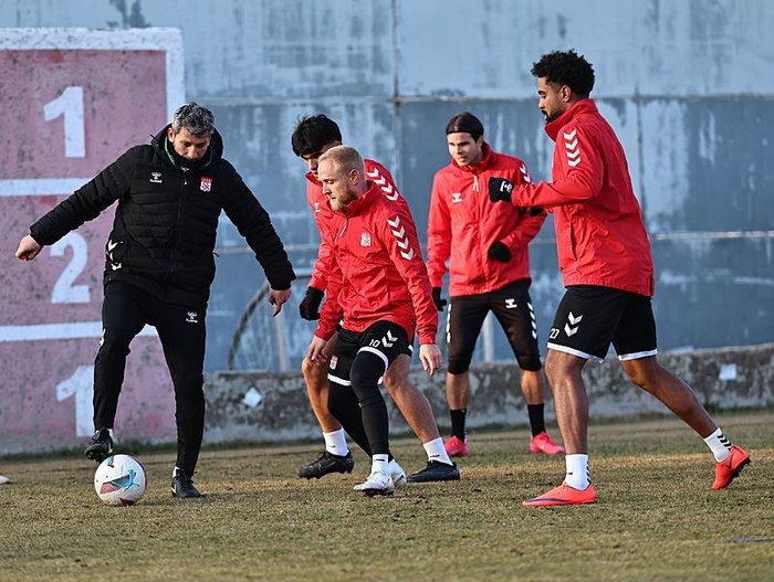 besiktas ztk maci canli izle sivasspor besiktas maci ne zaman saat kacta MTZ3ypUn