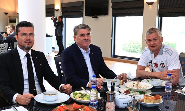 Beşiktaş Başkanı Serdal Adalı'dan moral ziyareti 1 besiktas baskani serdal adalidan moral ziyareti KmOmbywi