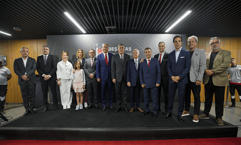 Beşiktaş’ta geleneksel bayramlaşma töreni yapıldı 1 besiktasta geleneksel bayramlasma toreni yapildi TAhPhx5M