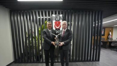 istanbul valisi davut gulden besiktas kulubune ziyaret EsKsYBWf
