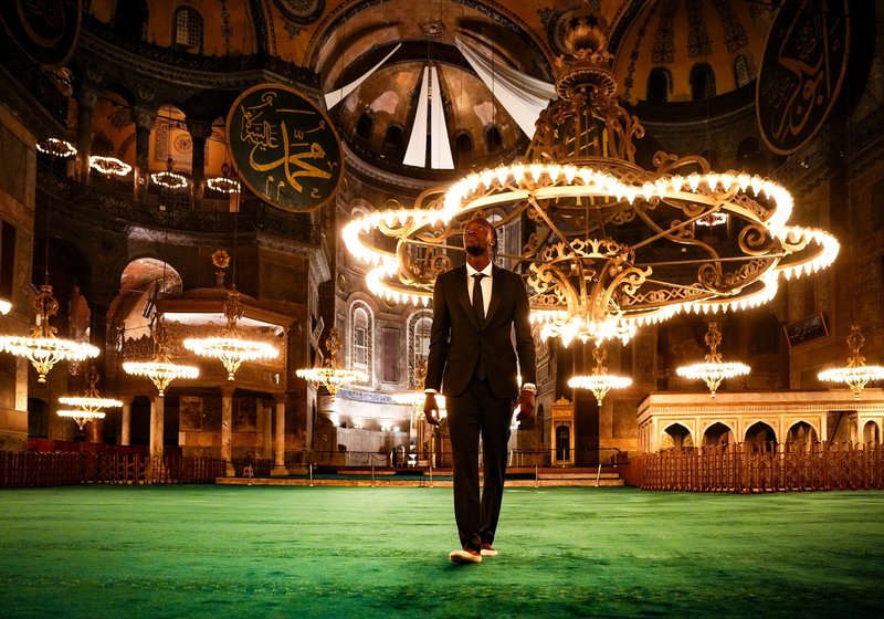 BEŞİKTAŞ HABERİ | Tammy Abraham Ayasofya Camii’ni ziyaret etti 2 besiktas haberi tammy abraham ayasofya camiini ziyaret etti 0 gstAttdD