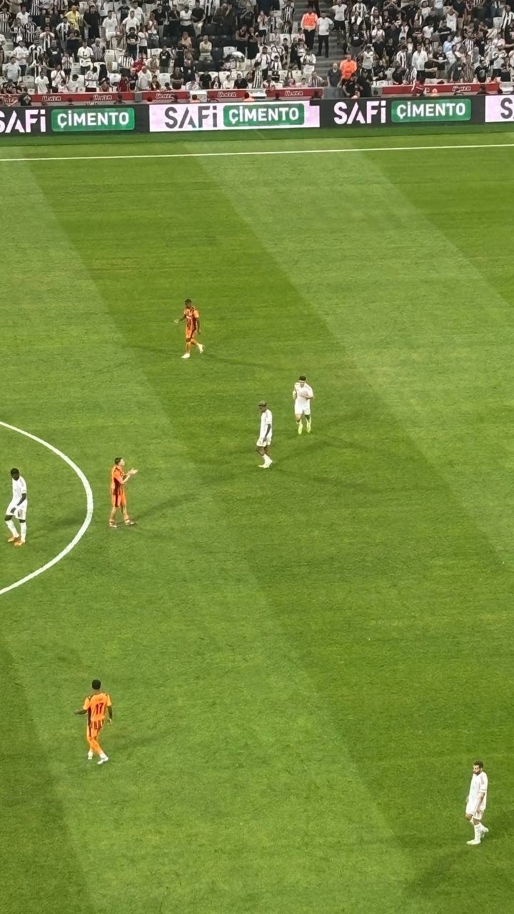 besiktas taraftarindan milot rashicaya tepki orkun kokcuye destek 0 OZFsIpkq