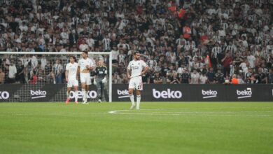 Beşiktaş tribünlerinde 'Sergen Yalçın' sesleri! Taraftarlar takıma tepki gösterdi 4 besiktas tribunlerinde sergen yalcin sesleri taraftarlar takima tepki gosterdi DVfJqLw2