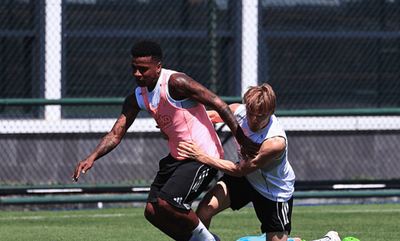 Beşiktaş'ta yeni sezon hazırlıkları 1 besiktasta yeni sezon hazirliklari CelymFik