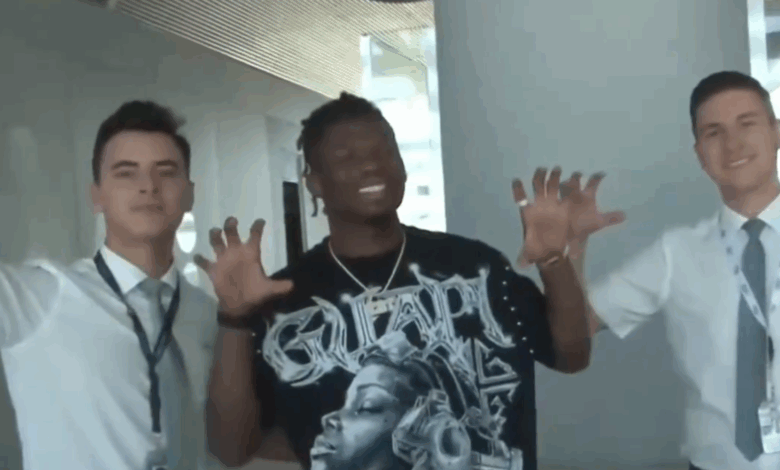 besiktasin yeni transferi el bilal toure istanbulda KskLuFJc