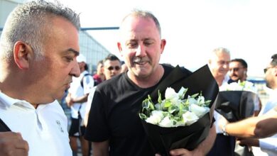 Çiçeklerle karşılandı 4 ciceklerle karsilandi HpFzJ7f7