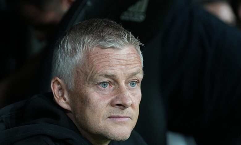 Dolmabahçe'de 'İstifa' sesleri! Beşiktaş Teknik Direktörü Solskjaer'e şok protesto 1 dolmabahcede istifa sesleri besiktas teknik direktoru solskjaere sok protesto sgYiYl1C