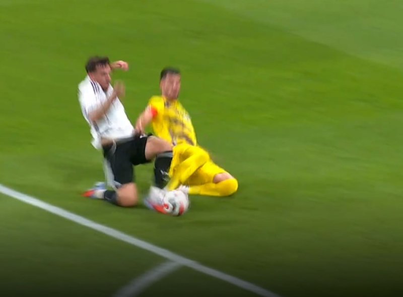 Halil Umut Meler penaltı noktasını gösterdi! İşte o pozisyon 3 halil umut meler penalti noktasini gosterdi iste o pozisyon 1 1bbIiE7q