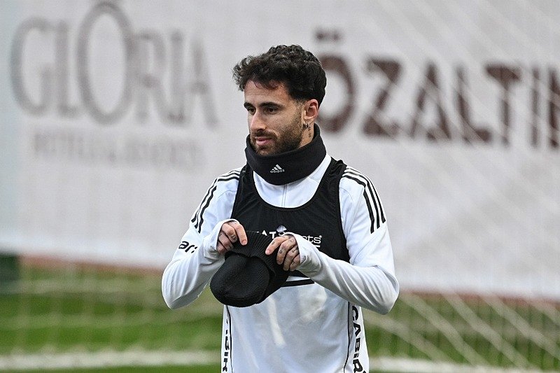 BEŞİKTAŞ TRANSFER HABERİ - Jose Mourinho’dan Rafa Silva için gece yarısı olay sözler! 2 besiktas transfer haberi jose mourinhodan rafa silva icin gece yarisi olay sozler 0 5SO5eOtS