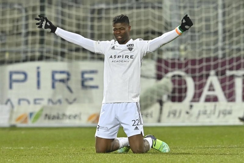 Emmanuel Agbadou kimdir? Kaç yaşında, hangi ülkeden, hangi takımlarda oynadı? 3 emmanuel agbadou kimdir kac yasinda hangi ulkeden hangi takimlarda oynadi 1 jcQf6Lpk