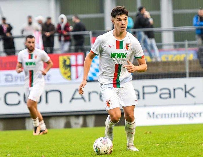 mert komur kimdir besiktasin 10 numara adayi mert komur kac yasinda kariyeri 2 clgBcyBt